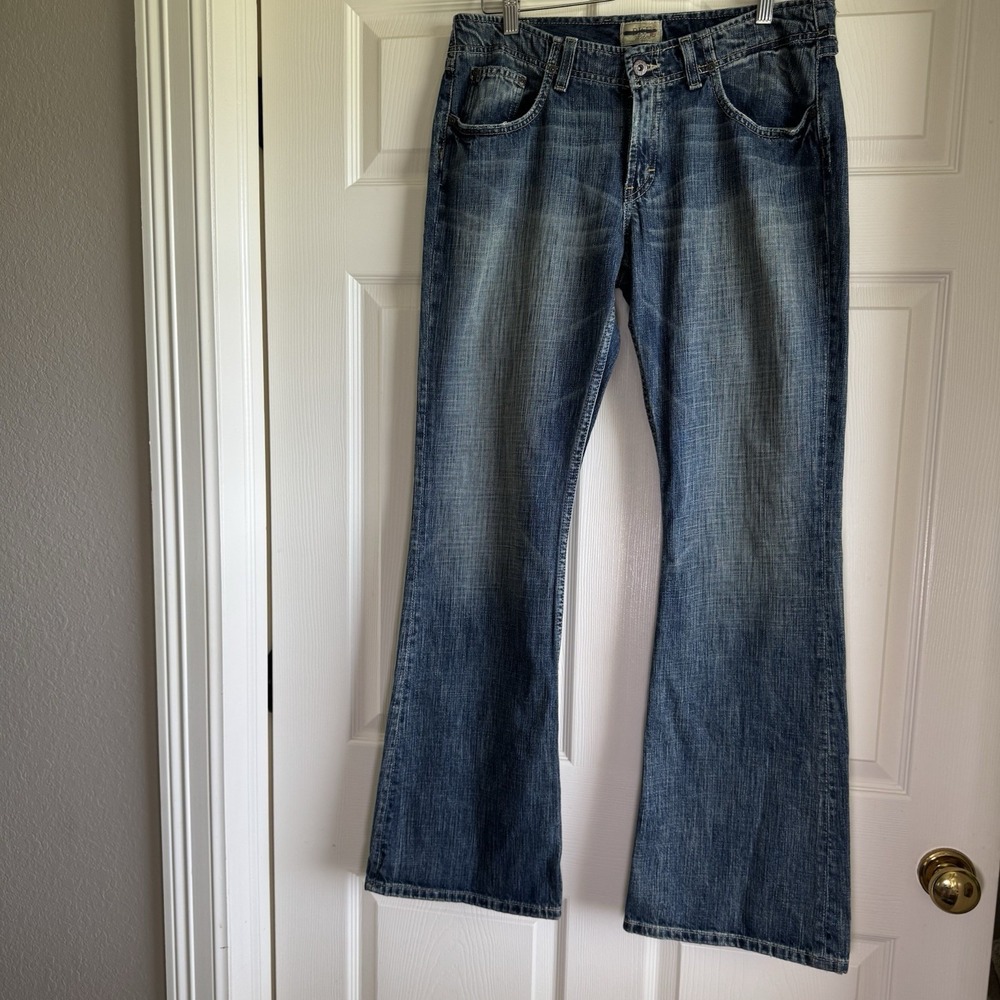 BKE Harlow Flare Jeans Womens 31x31.5 Medium Wash Embroidered Denim BKL1356R